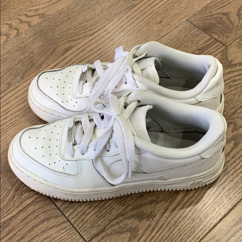 Men’s size 5Y White air force